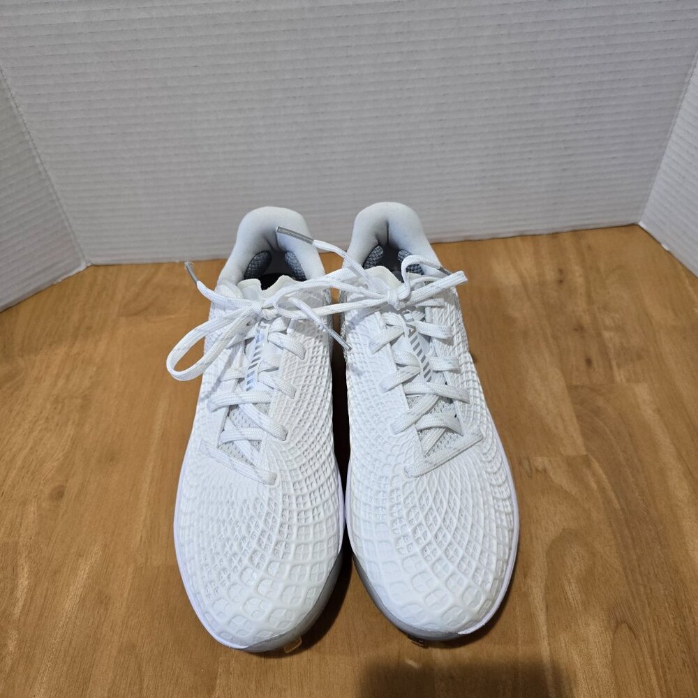 Under Armour Women's Microtips Plush Pocket Metal Cleats‎ White Sz 7.5 NWOT - Picture 2 of 7